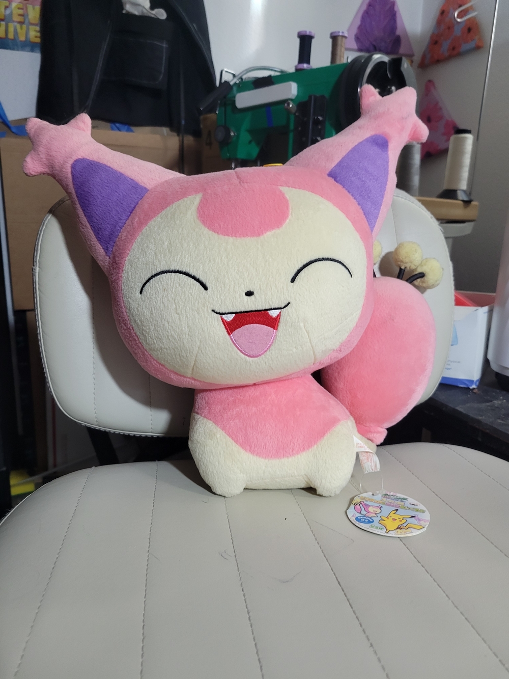 Pokemon Skitty DX Jumbo Plush